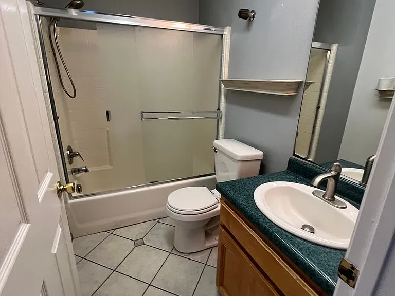 1417 Hall Ave — Photo 10