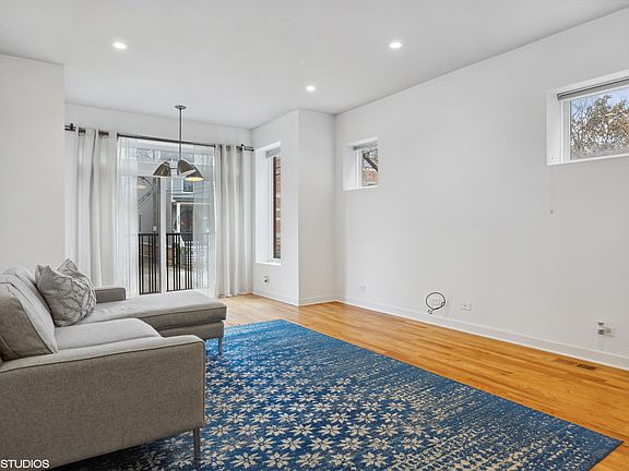 2nd image of 3546 N Janssen Ave #1