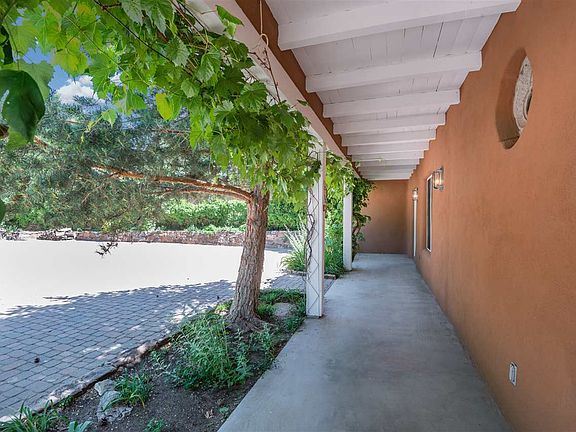 2nd image of 984 Acequia Madre Unit B