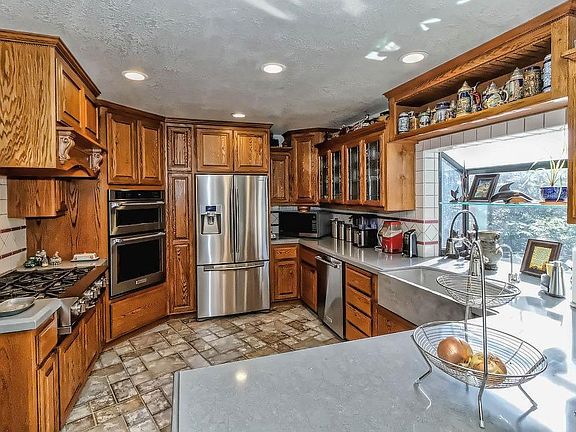 5th image of 589 Fern Dr