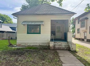 718 N Bellevue Ave, Hastings, NE 68901