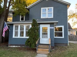 480 5th St, Aurora, IL 60505