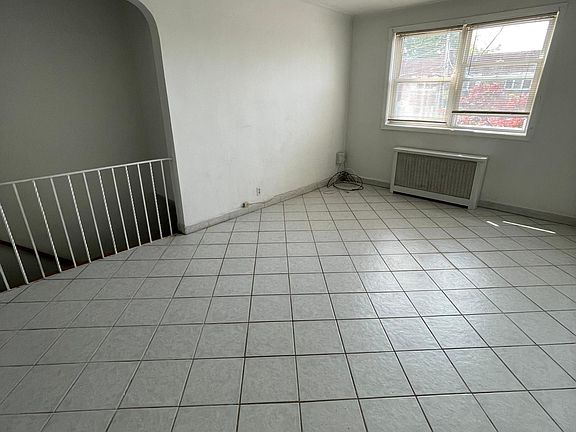 3rd image of 86 Dongan Ave Floor 2