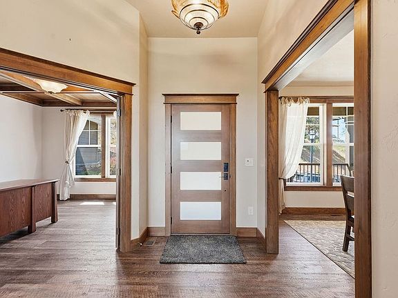 5th image of 1211 E Quartz Ln