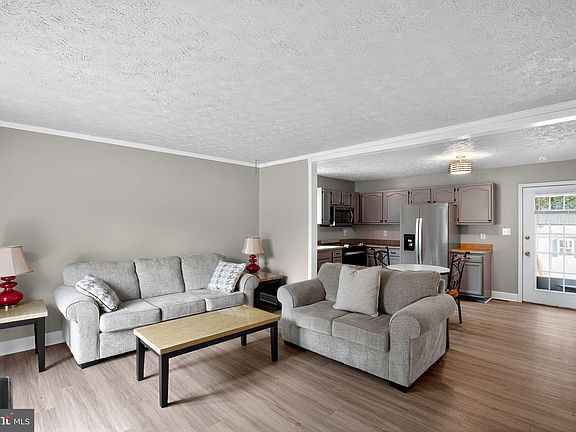 2nd image of 22 Pueblo Cir