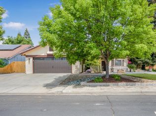 2555 Vartikian Ave, Clovis, CA 93611