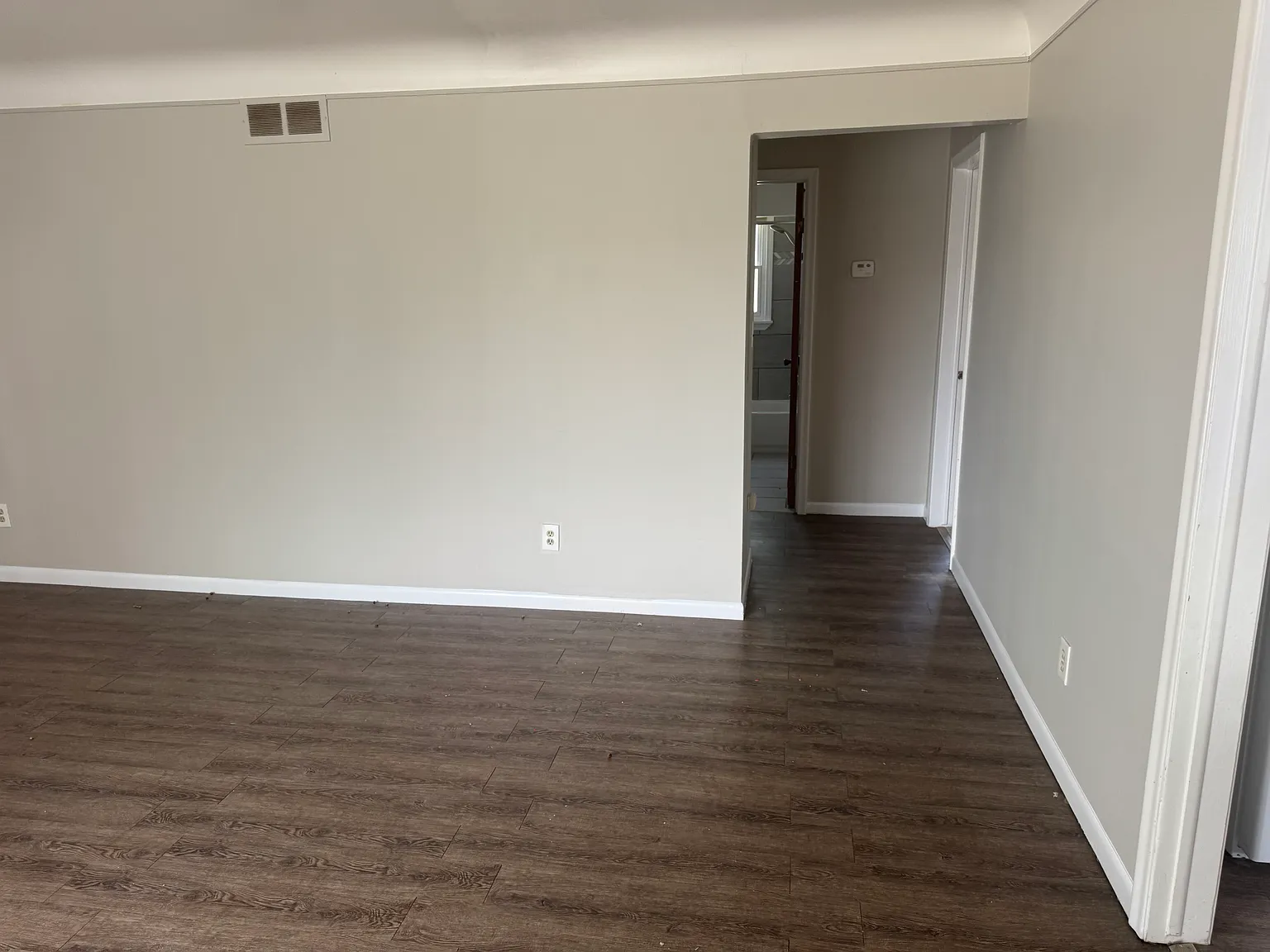 2 bed, 900 sqft, $1,500 — Photo 3