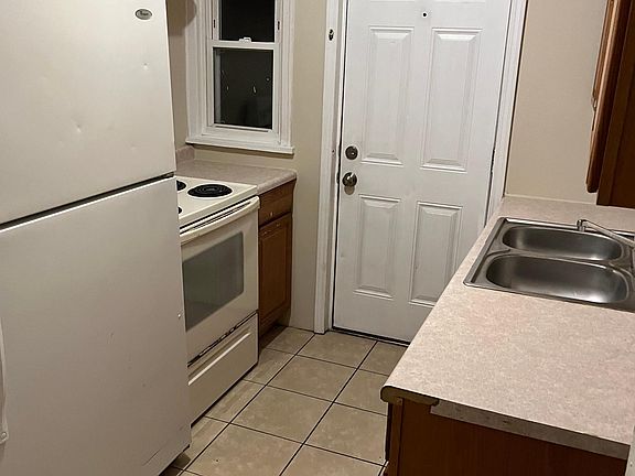 5th image of 1359 Florence Ave