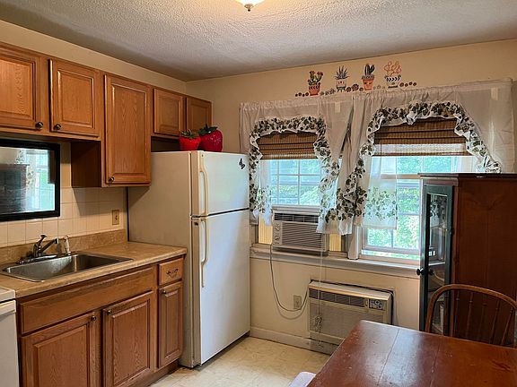 3rd image of 30 Danbury Drive #11