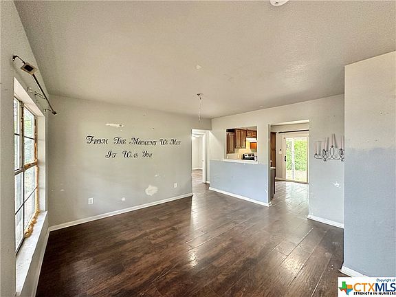 5th image of 604 W 1st Ave