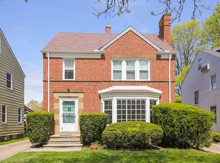 4321 Baintree Rd, University Heights, OH 44118