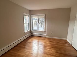 8 Lake St APT 2, Webster, MA 01570