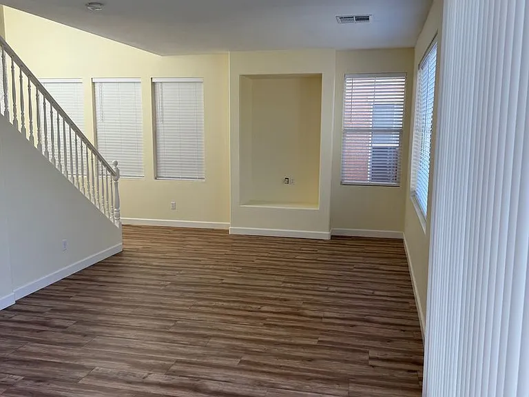 9737 Valmeyer Ave — Photo 14