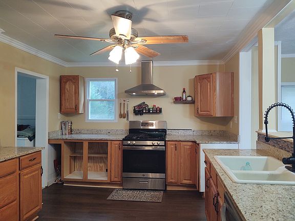 5th image of 207 Butler St