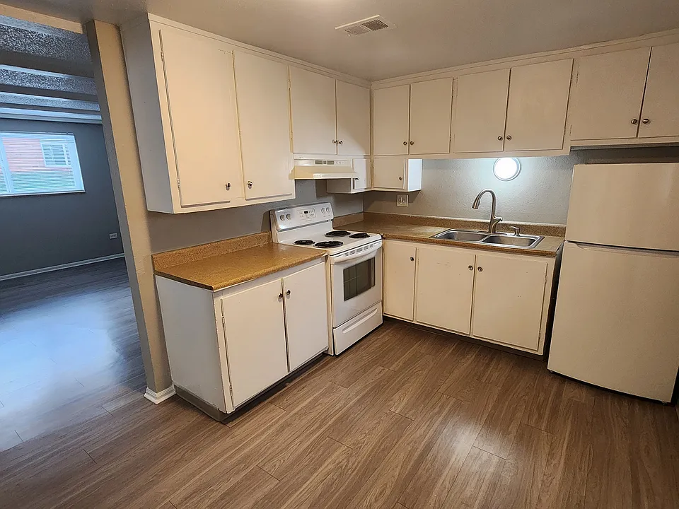 2926 Eliot Cir #1