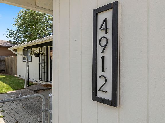2nd image of 4912 Lorrayne Pl