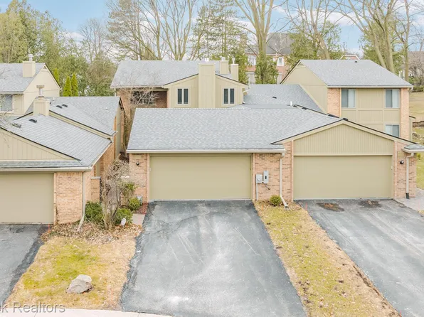 731 Arbor Ct, Bloomfield Hills, MI 48304