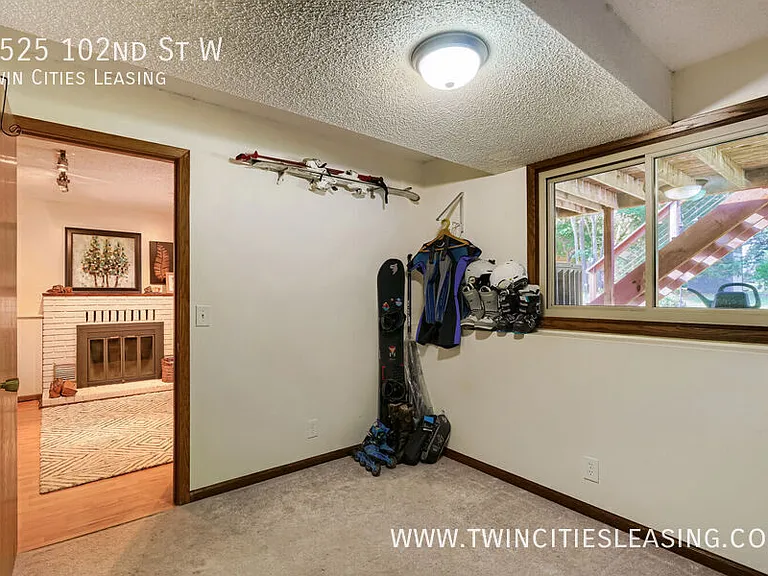 7525 W 102nd St — Photo 19