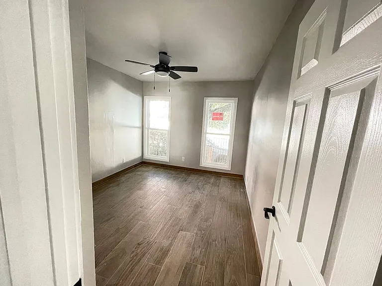 9949 Pinewood Ave — Photo 11