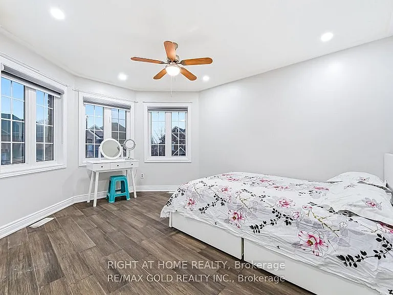 29 Laurentide Cres #UPPER — Photo 19