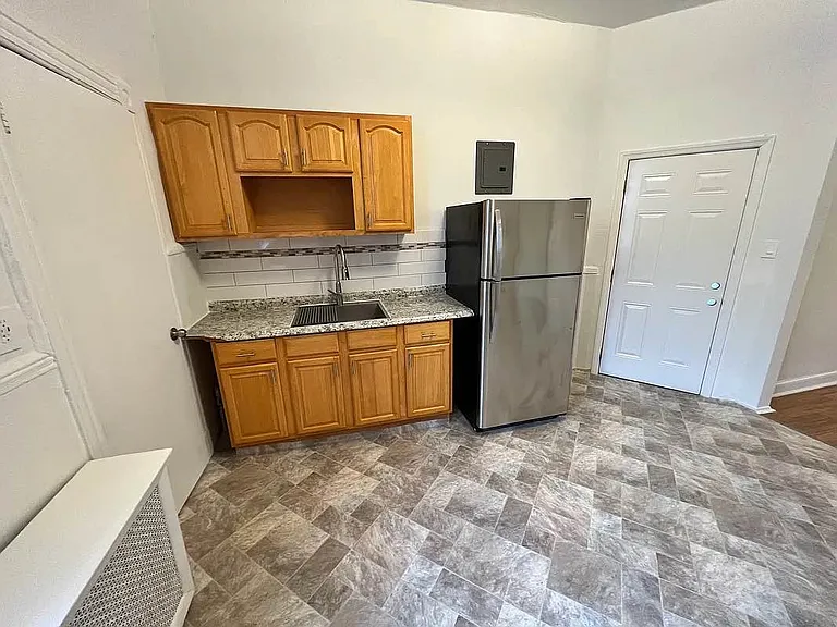31-66 43rd St #2L — Photo 1