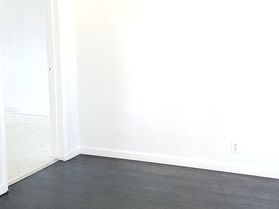 5th image of 2443 Magnolia Ave