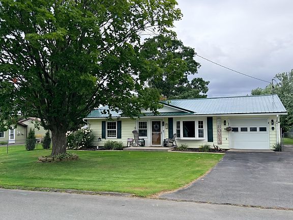 2nd image of 12 Oswego Ln