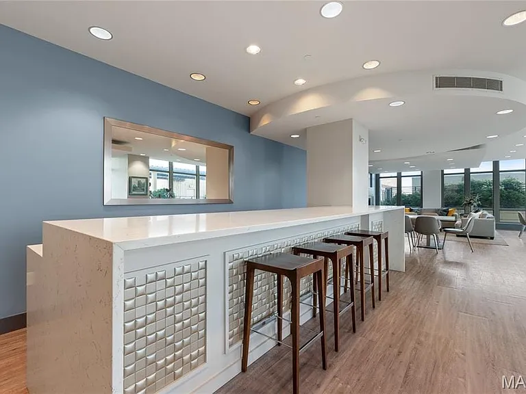4909 Laclede Ave #801 — Photo 25