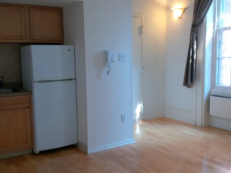 1814 Spruce St #2M — Photo 2