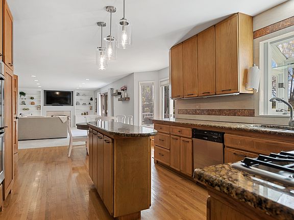5th image of 1228 W Groh Ct