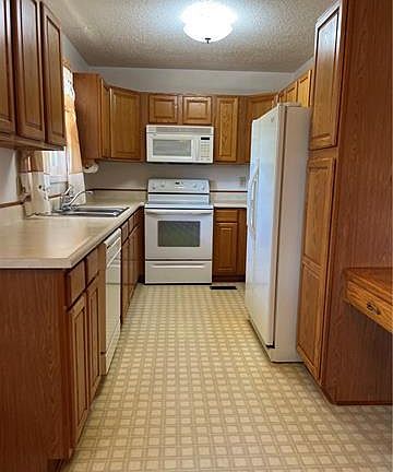 3rd image of 25 Florentina St