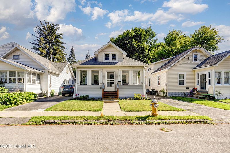 2nd image of 12 Larkin Street