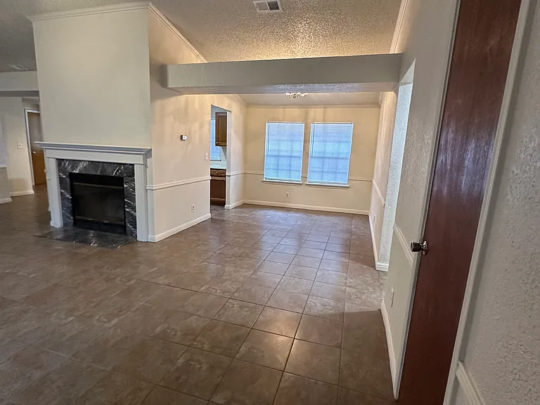 2705 Cypress Ln — Photo 9