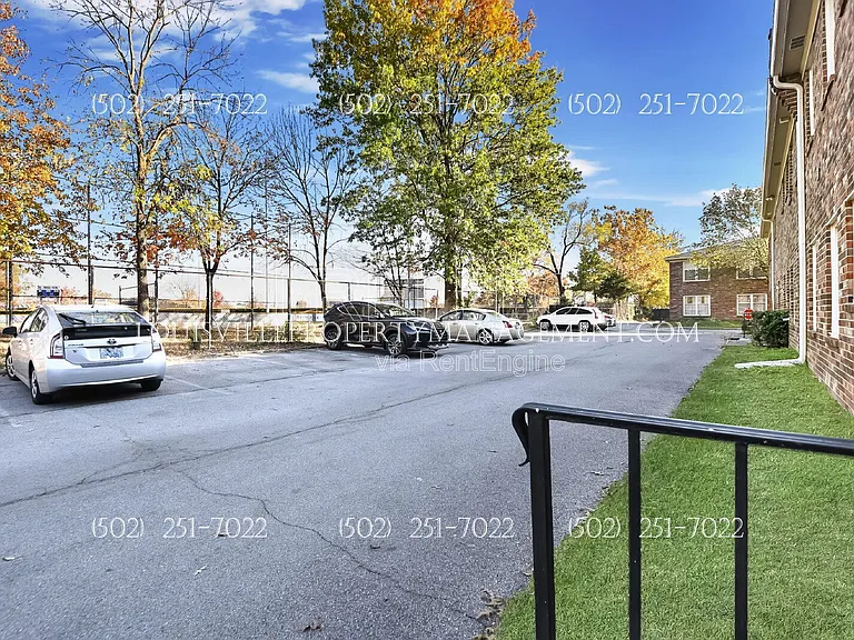 255 Salisbury Sq — Photo 15