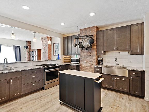 3rd image of 3113 Brereton St