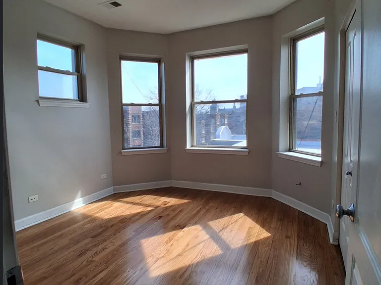 7722 S Cornell Ave — Photo 14