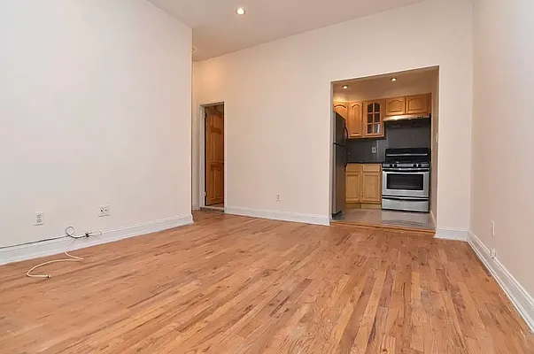 Rented by Compass | media 10