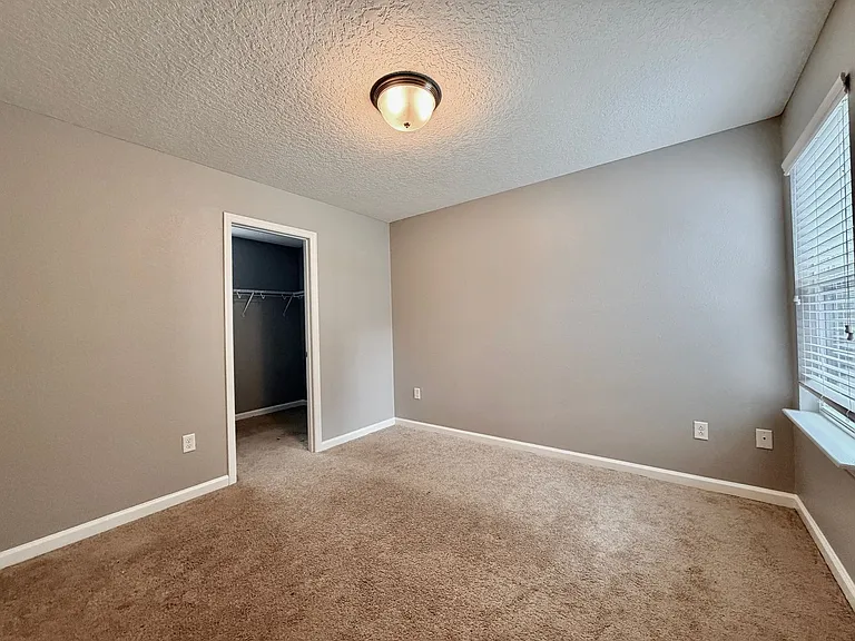 15991 Baxter Creek Dr — Photo 16