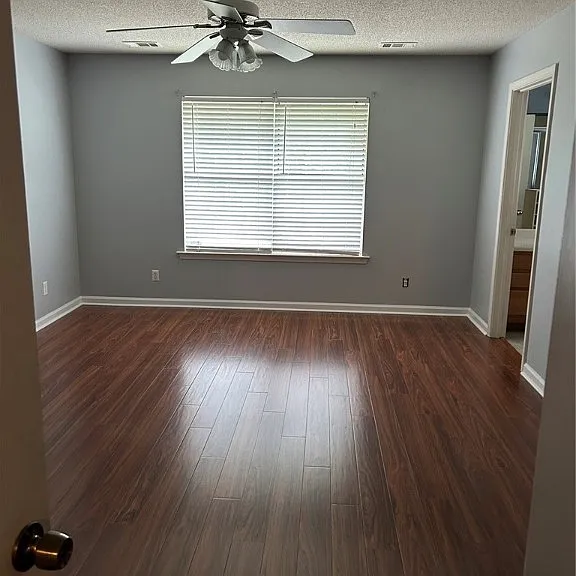 114 Chapel Dr — Photo 22