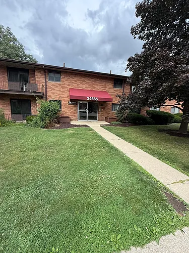 24665 Clareshire Dr #104 Photo 1