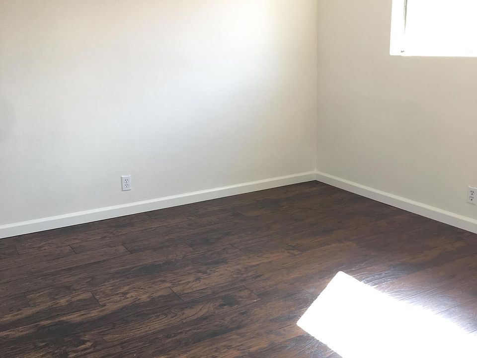 2nd image of 7327 Comstock Ave #188782