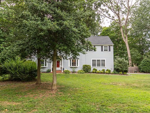 3rd image of 6 Elm Ave