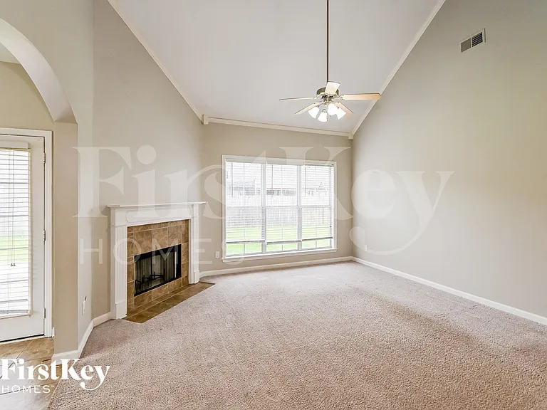 6345 Renwood Loop — Photo 3