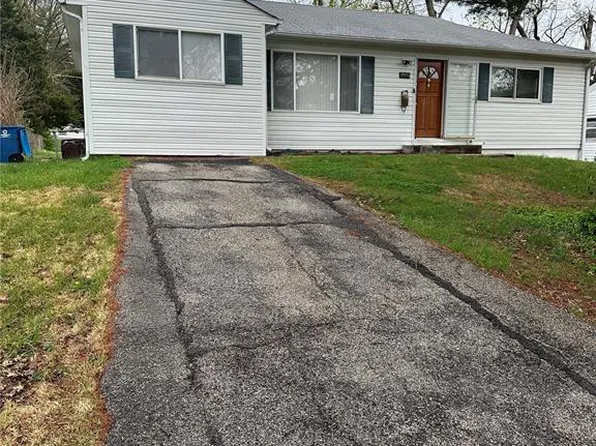 1005 Edgehill Dr, Saint Louis, MO 63135