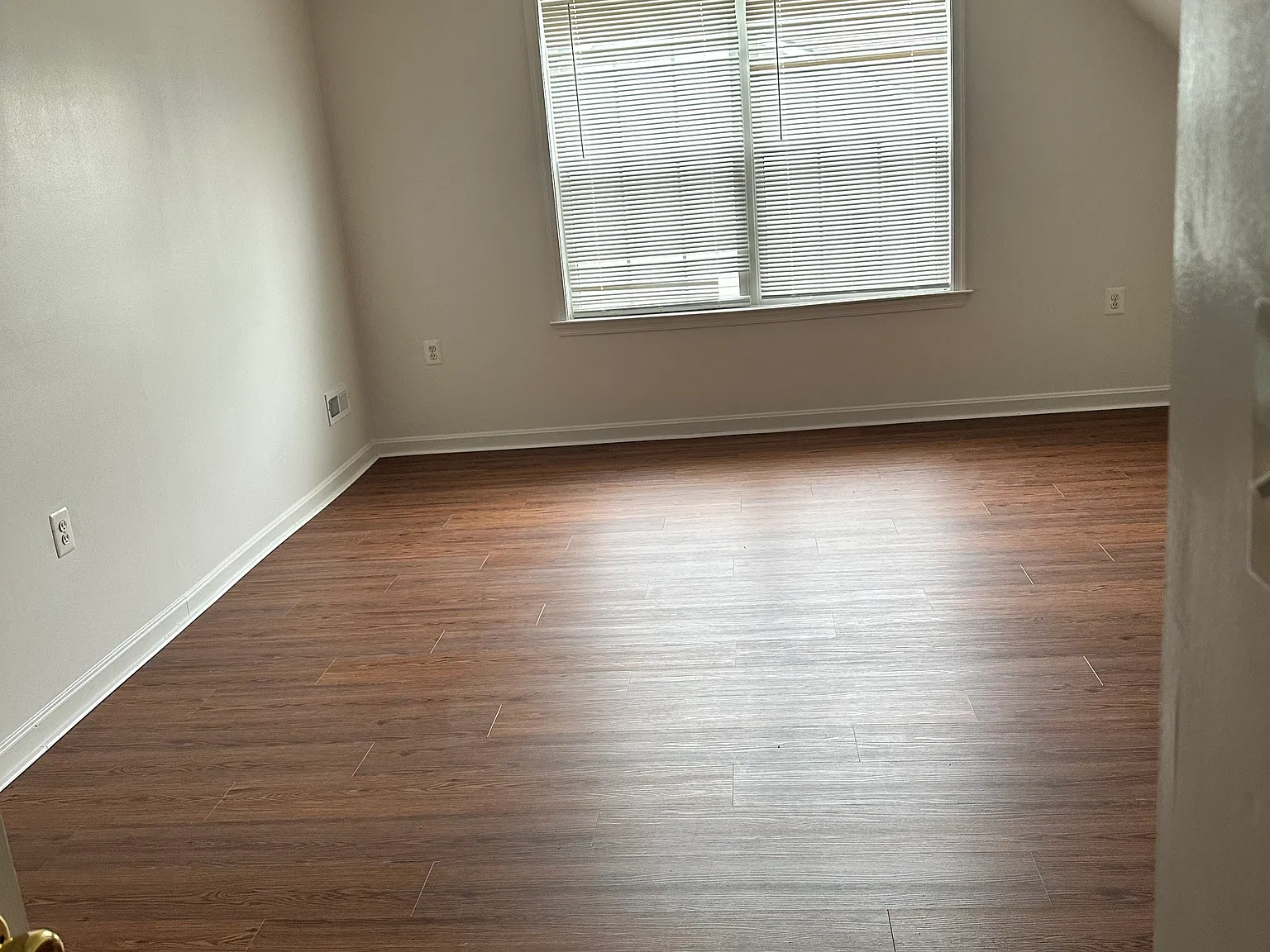 4 bed, 1862 sqft, $2,950 — Photo 2