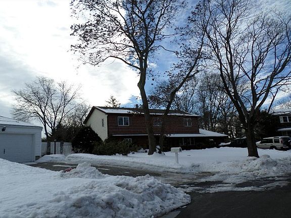 2nd image of 21 Smithtown Cres
