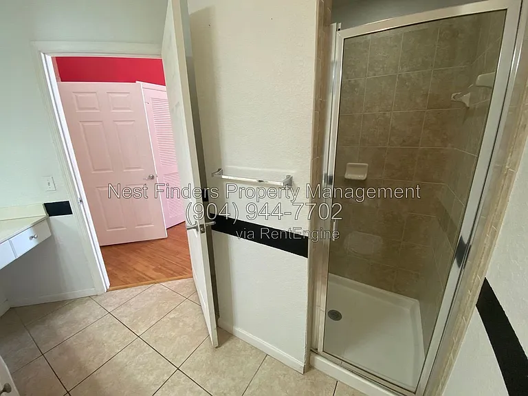 8539 Gate Pkwy W #122 — Photo 25
