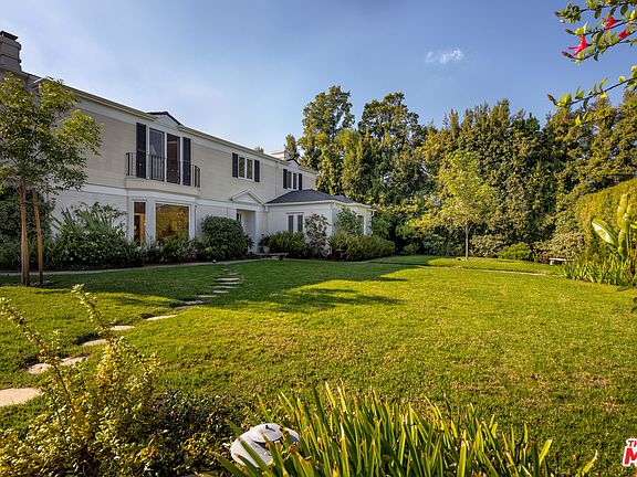 2nd image of 275 Bentley Cir