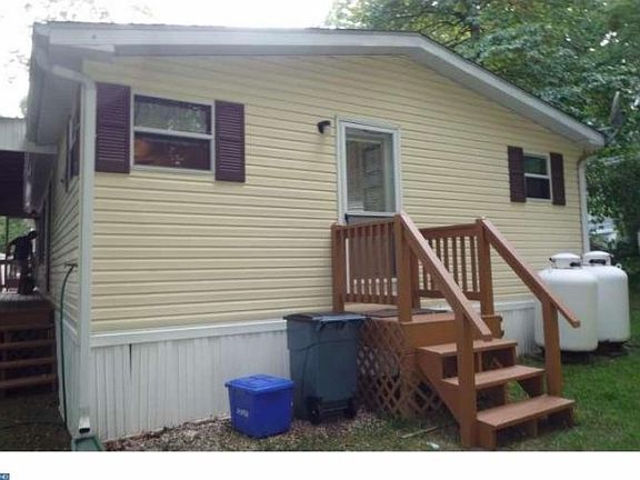 3rd image of 14 Melissa Ln