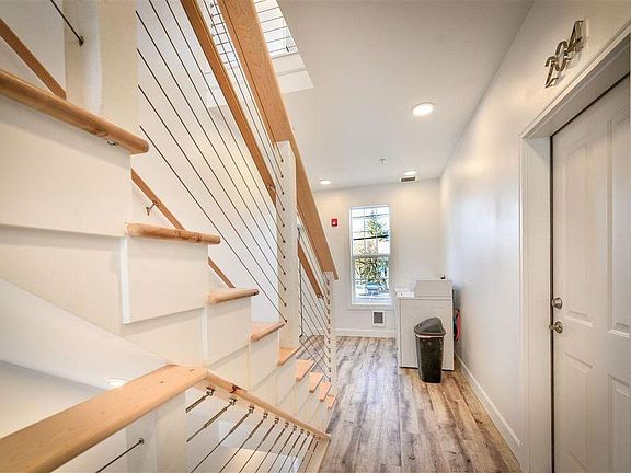4th image of 517 S Almon St Unit 301
